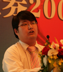 图为长江证券资深行业分析邓二勇。 图为长江证券资深行业分析邓二勇。