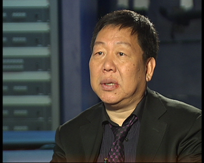 阿联酋温州商会会长陈志远先生是最早一批到迪拜创业的中国人,陈会长先后在迪拜创办了“中国商品城”、“中国轻工城”、“志远鞋城”、“中国五金汽配城”四大市场,他告诉我们,之所以对迪拜情有独钟,正是因为它优越的贸易环境。 阿联酋温州商会会长陈志远先生是最早一批到迪拜创业的中国人,陈会长先后在迪拜创办了“中国商品城”、“中国轻工城”、“志远鞋城”、“中国五金汽配城”四大市场,他告诉我们,之所以对迪拜情有独钟,正是因为它优越的贸易环境。