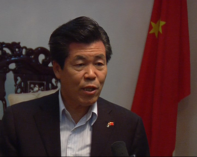 高有祯认为迪拜的这次债务危机是一个可控的,有限的,也是预料之中的危机,由于去年底的金融海啸,全球各国的财政收紧,才导致迪拜这个以商业服务为主的地区出现债务问题,但是迪拜已经完全建立起一套完善的商业制度和基础设施,这都足以让迪拜度过这一暂时的困难。 高有祯认为迪拜的这次债务危机是一个可控的,有限的,也是预料之中的危机,由于去年底的金融海啸,全球各国的财政收紧,才导致迪拜这个以商业服务为主的地区出现债务问题,但是迪拜已经完全建立起一套完善的商业制度和基础设施,这都足以让迪拜度过这一暂时的困难。