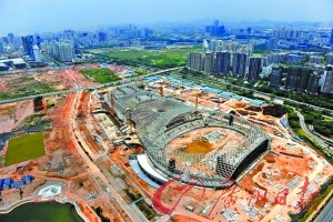 关外将加快发展的脚步。图为建设中的龙岗大运中心。记者梁嘉建、顾展旭摄 关外将加快发展的脚步。图为建设中的龙岗大运中心。记者梁嘉建、顾展旭摄