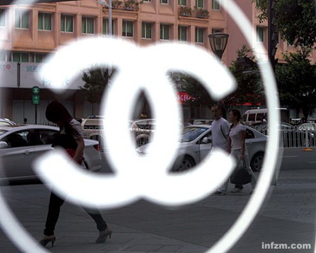 外资品牌们正在嵌入中国的城市,中国的生活 (南方周末记者 翁洹/图) 外资品牌们正在嵌入中国的城市,中国的生活 (南方周末记者 翁洹/图)