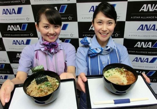 全日空在欧美航线飞机提供拉面。
