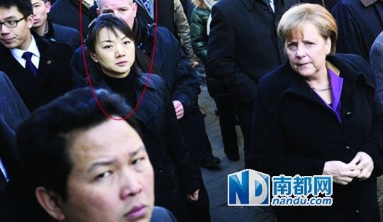 默克尔访华期间也是由女保镖负责安保。 默克尔访华期间也是由女保镖负责安保。