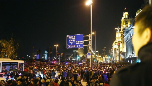 发生踩踏事故后，哪些保险可以赔偿？