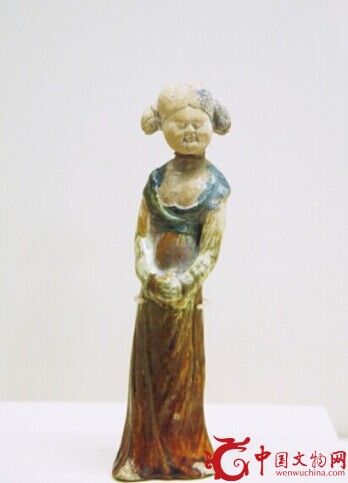 唐代三彩釉陶胡女俑 唐代三彩釉陶胡女俑
