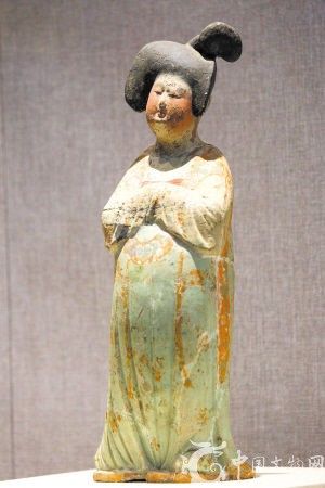 唐天宝四年 陶彩绘女俑 唐天宝四年 陶彩绘女俑