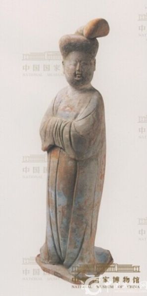 唐 彩绘拱手女陶俑 唐 彩绘拱手女陶俑