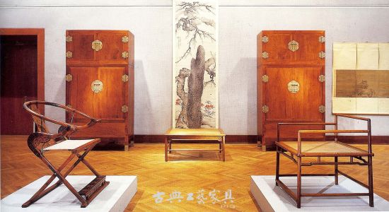 黄花梨顶箱柜与其他加州中国古典家具博物馆藏品 黄花梨顶箱柜与其他加州中国古典家具博物馆藏品