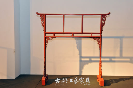 螭龙纹朱漆衣架 螭龙纹朱漆衣架