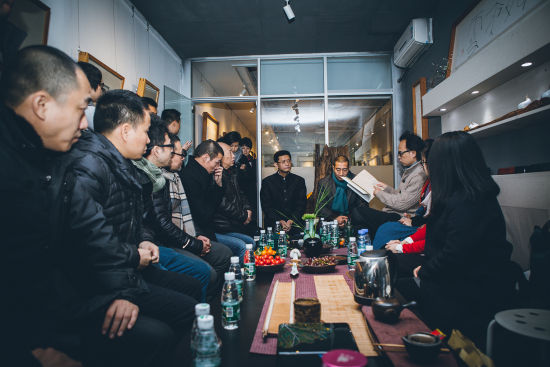 学术研讨会:中国书协分党组成员副秘书长张陆一,书法家陈秀卿,著名画家刘峰,雕塑家陈文令,雕塑家高孝午等艺术家参与研讨。 学术研讨会:中国书协分党组成员副秘书长张陆一,书法家陈秀卿,著名画家刘峰,雕塑家陈文令,雕塑家高孝午等艺术家参与研讨。