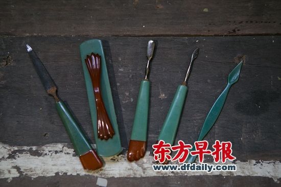 ④ 民国时期小姐们修理指甲的套装 ④ 民国时期小姐们修理指甲的套装