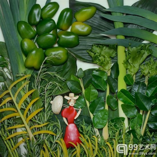 亨利·卢梭《森林中着红衣的女人》 亨利·卢梭《森林中着红衣的女人》
