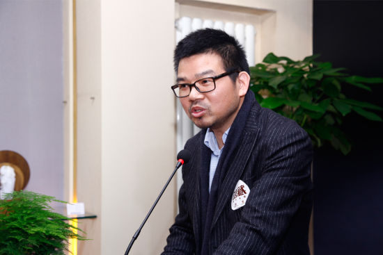 图九 中外首工美术馆馆长朱景优为本次展览做出总结并宣布展览开幕 图九 中外首工美术馆馆长朱景优为本次展览做出总结并宣布展览开幕