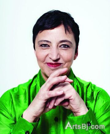 全球资深策展人给未来策展人的7个建议 比阿特丽克斯·鲁夫(Beatrix Ruf) 阿姆斯特丹市立博物馆馆长 “保持机构的灵活性,让真实的艺术想象得以实现并且能在机构中进行转变。” 全球资深策展人给未来策展人的7个建议 比阿特丽克斯·鲁夫(Beatrix Ruf) 阿姆斯特丹市立博物馆馆长 “保持机构的灵活性,让真实的艺术想象得以实现并且能在机构中进行转变。”
