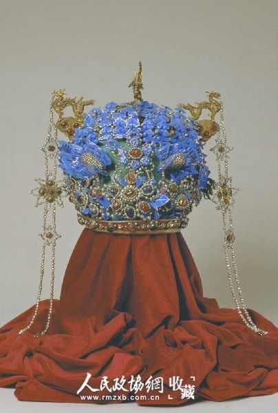 孝端皇后凤冠明万历 高35.5cm 径20cm 重2.95kg 1956年北京市昌平区定陵出土 孝端皇后凤冠明万历 高35.5cm 径20cm 重2.95kg 1956年北京市昌平区定陵出土
