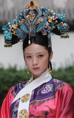 电视剧《甄嬛传》角色“华妃”头戴点翠 电视剧《甄嬛传》角色“华妃”头戴点翠