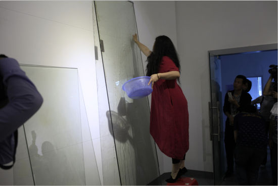 徐洁行为作品《深圳日记》 徐洁行为作品《深圳日记》