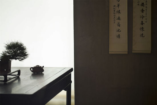 顾景舟制吴湖帆书江寒汀画大石瓢壶 顾景舟制吴湖帆书江寒汀画大石瓢壶