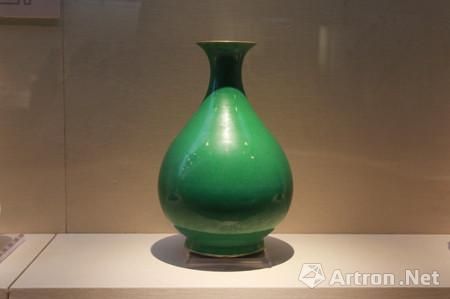 绿宝石釉玉壶春瓶(图片源自浙江师范大学官方网站)