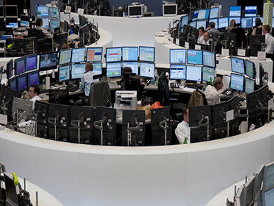 美股拉升，油价巨震！白宫发声：美伊45天停火计划只是“众多方案之一”！伊朗最大石化设施遭袭击！