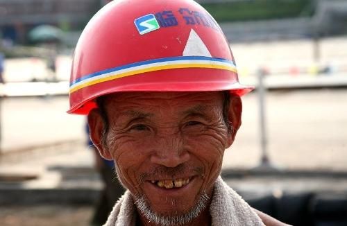 未来要让农民工来拉动经济