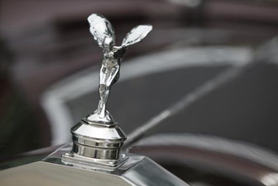 1月11日,世界顶级超豪华汽车制造商劳斯莱斯(Rolls-Royce)表示,2015年中国市场销量相比前一年下滑54%。 视觉中国 资料图 1月11日,世界顶级超豪华汽车制造商劳斯莱斯(Rolls-Royce)表示,2015年中国市场销量相比前一年下滑54%。 视觉中国 资料图
