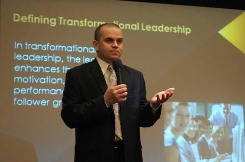 领导力专家贝克:中国企业家亟需培养转型领导力