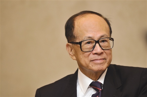 <em>李嘉诚回应质疑</em>:撤资论不成立_手机新浪网