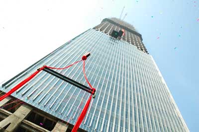 330米 北京第一高楼封顶_国内财经