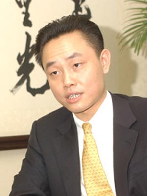 国美家电老总_国美老总黄光裕图片(2)
