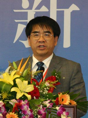 图文:宁夏回族自治区副主席张来武主题演讲_会