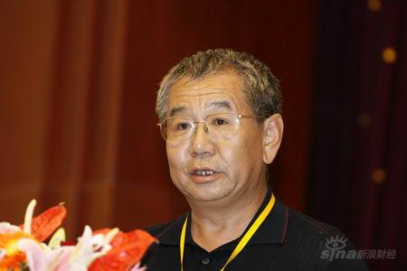 图文:鄂尔多斯市副市长白玉岭发表主题演讲_会