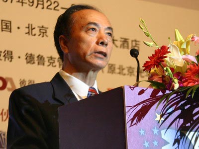 彼得德鲁克经济链_彼得.德鲁克 经济危机呼唤新经济模型的出现(2)