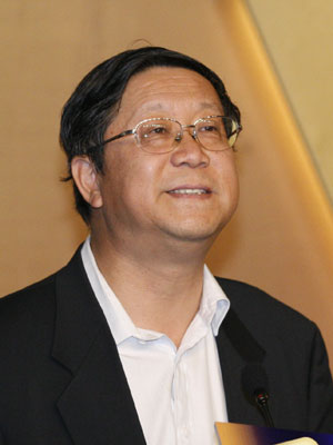 图文:光大集团董事长唐双宁致词