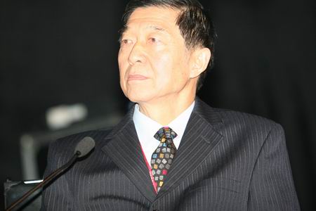 图文:中国外交学院院长吴建民_会议讲座