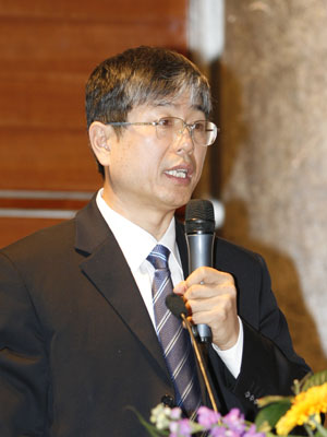 图文：中国建筑材料工业协会副会长谭仲明