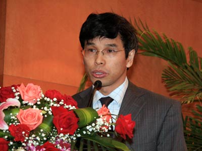 图文:中国银行国际金融研究所副所长陈卫东_财