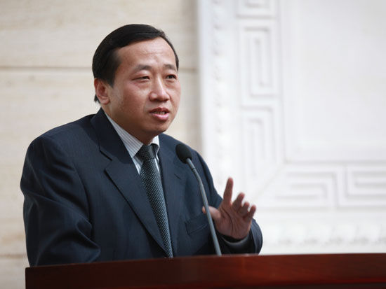 张成岗:推动企业社会责任建设