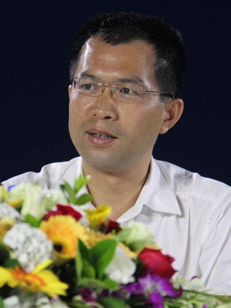 美亚柏科信息公司董事长滕达