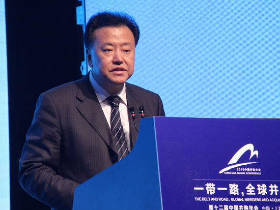 “2015(第十二届)中国并购年会”于11月4日-5日在上海召开。上图为天津市副市长阎庆民。(图片来源：新浪财经)