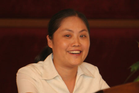 图文:南方基金渠道总监张玲_基金滚动新闻