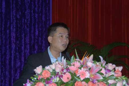 图文:东方证券股指期货首席顾问方世圣_基金滚