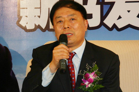 大街董事长_睡大街图片(3)