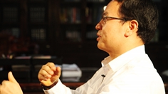 ��Ӿ���ֱ�澧���뱡Ĥ֮��