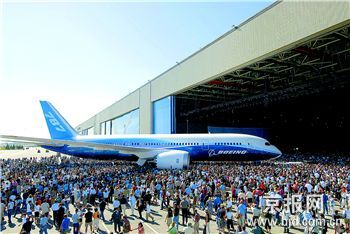 梦想成真波音787昨天下线_滚动新闻