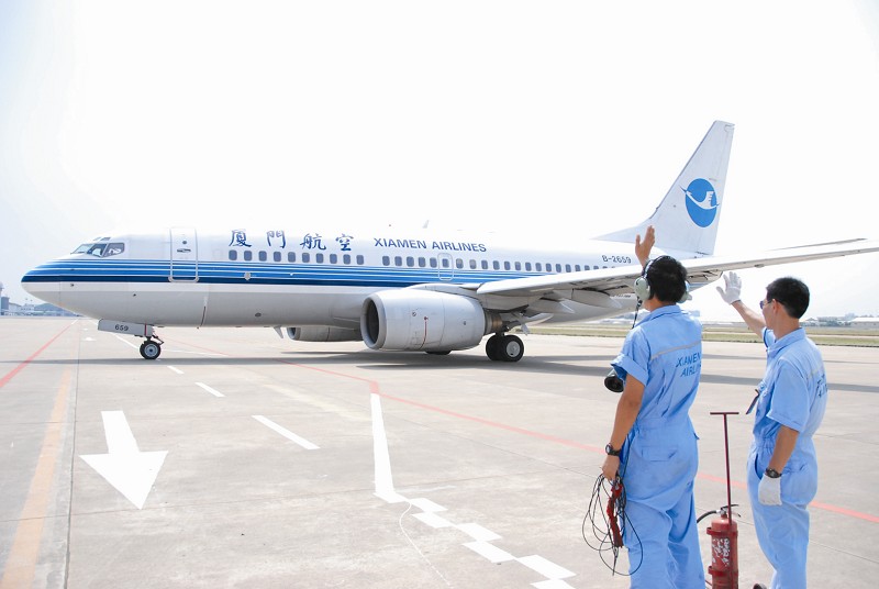 飞机起飞维修人员要送行