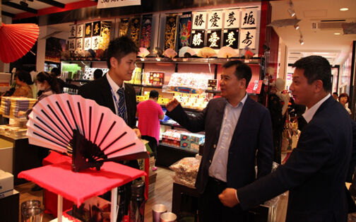 张近东访日:乐购仕是苏宁O2O和跨境电商完美