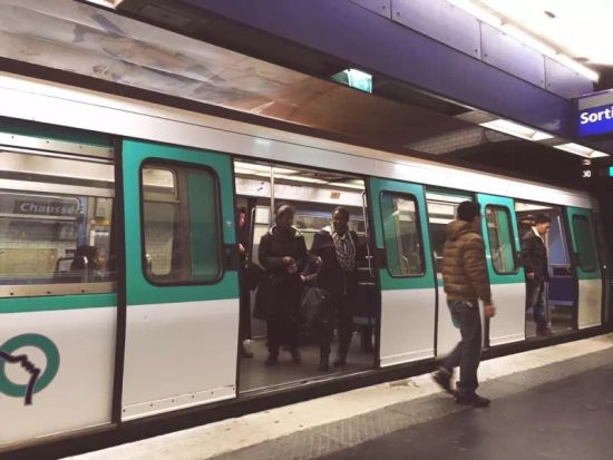 连线法国导游全记录中国游客的一天:凡尔赛宫