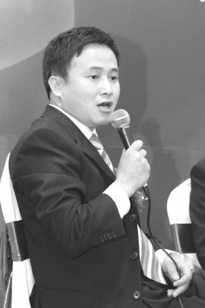 工商银行董秘潘功胜:_焦点透视