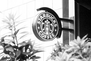 三元拟转让星巴克10%股权